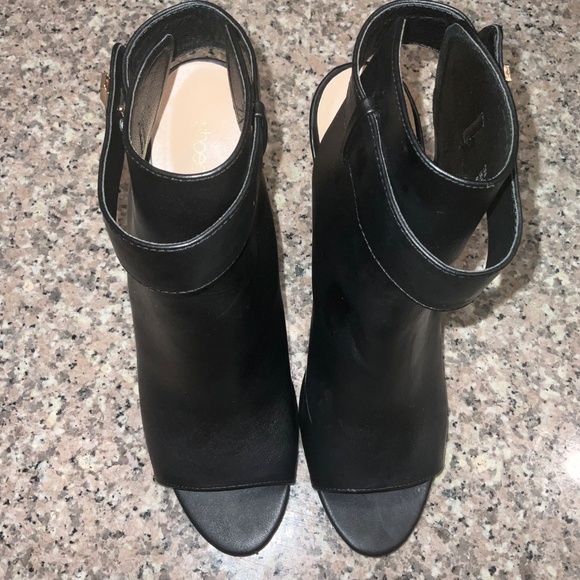 Shoe Dazzle Open Toe Black  Sandals Size 8.5 - Picture 2 of 5